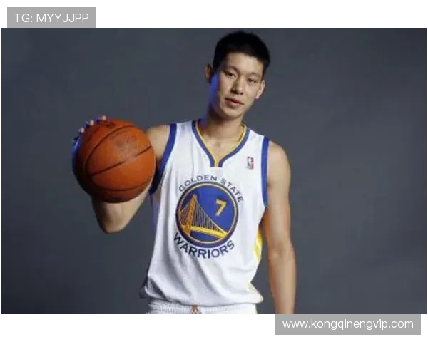 王鹤棣致敬林书豪霸王步上篮秀